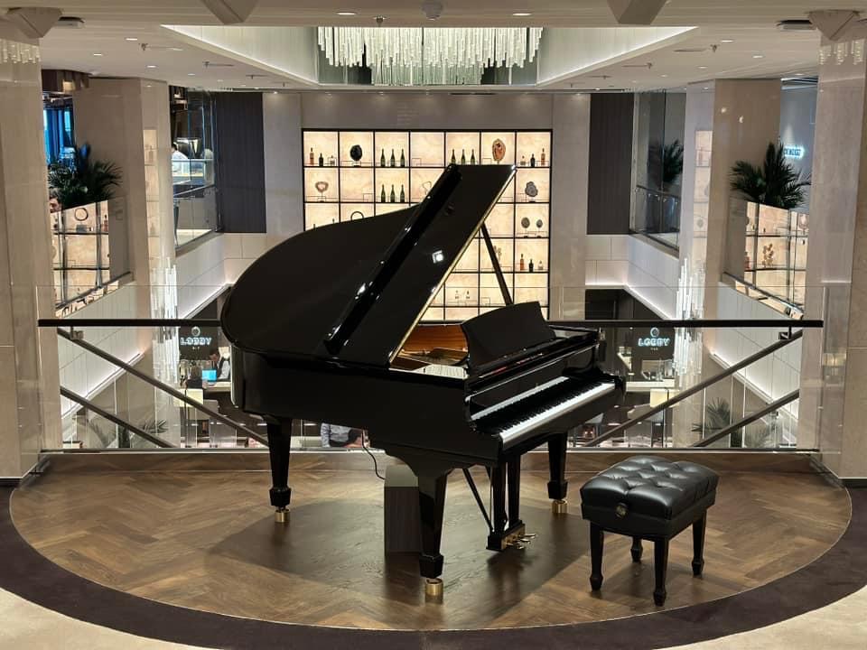  Explora journeys, grand, piano lounge 